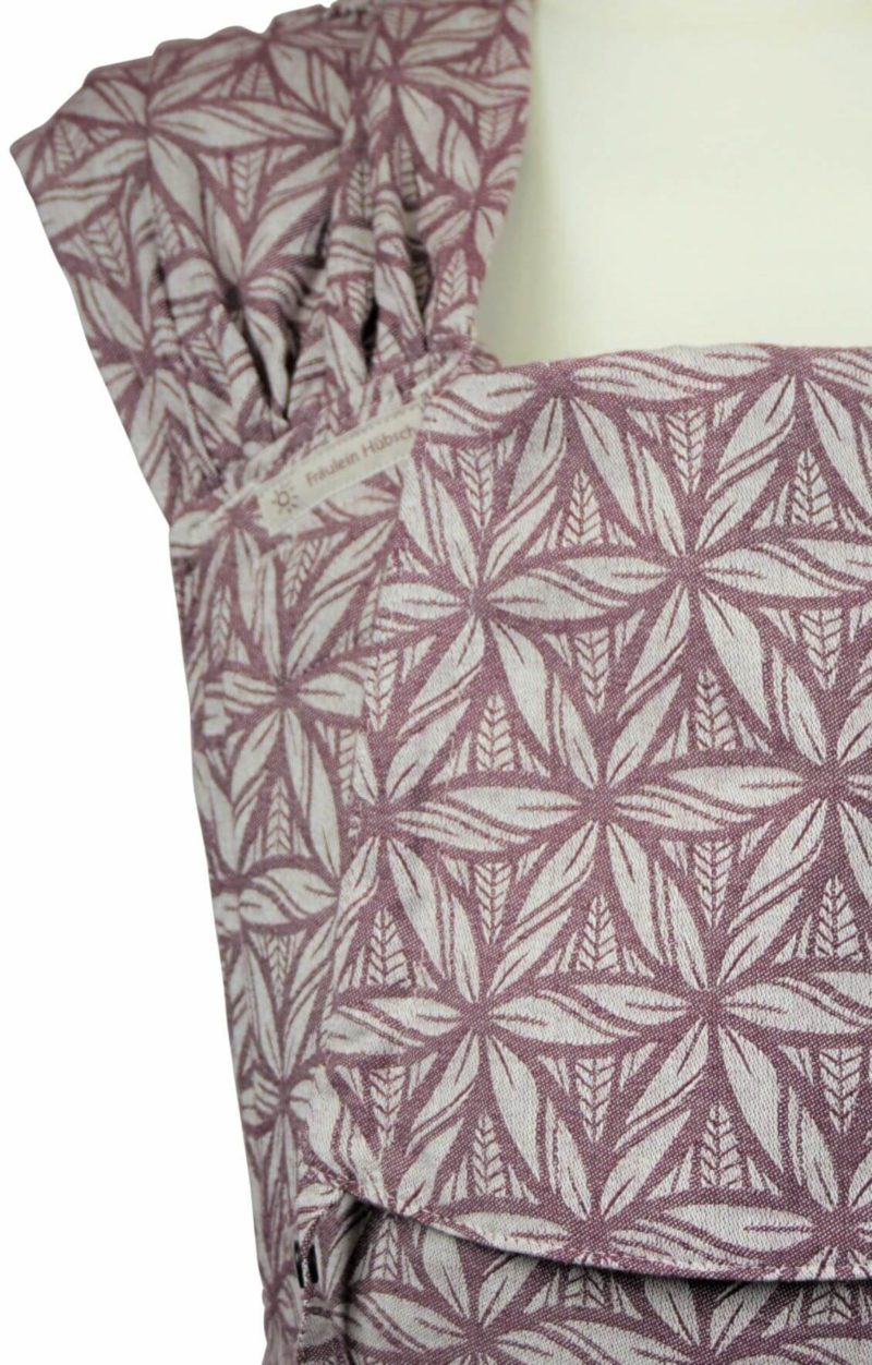 WrapCon Toddlersize Lorelei Bordeaux Babytrage Fräulein Hübsch WrapCon Toddlersize weinrot mit floralen Motiv