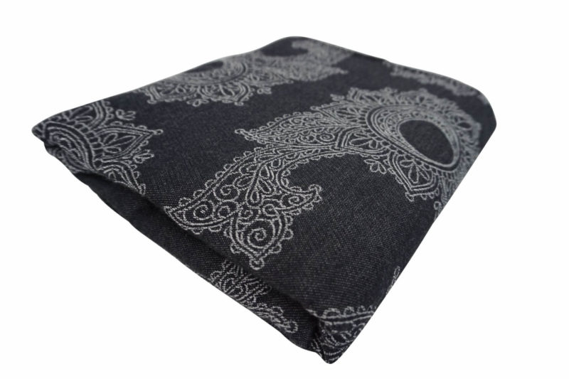 Sling Floral Anthracite Fräulein Hübsch Tragetuch in Dunkelgrau und Weiß mit floralen Muster