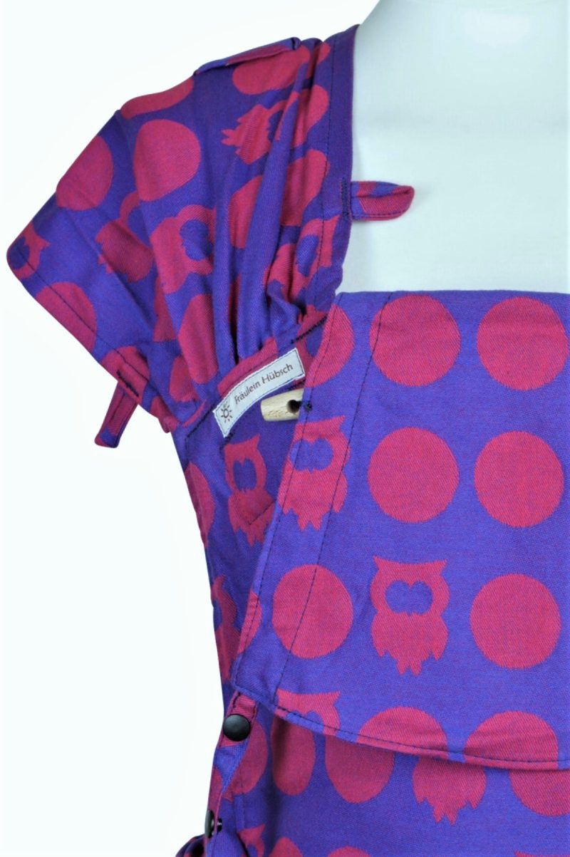 WrapCon Babysize Eulen Pink Babytrage Fräulein Hübsch WrapCon Babysize mit pinken Eulen auf blauen Hintergrund DEtailansicht