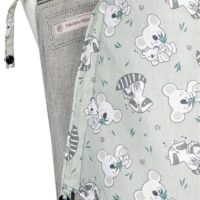 Babytrage Fräulein Hübsch Mei Tai Toddlersize Hellgrau mit Koala und Waschbären auf der Kopfstütze Detailansicht