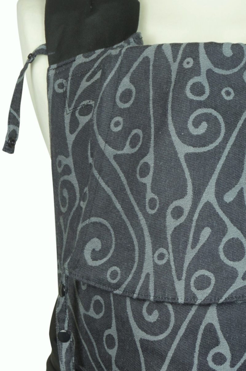 Babytrage Mei Tai Toddlersize Fräulein Hübsch Dunkelgrau mit geschwungenem, hellgrauen Muster