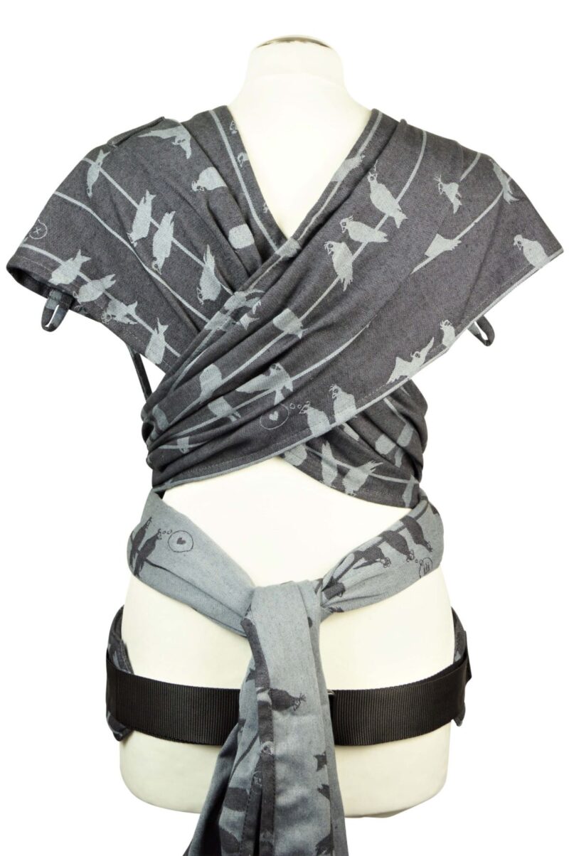 WrapCon BirdsOnAWire Anthrazit Babytrage Fräulein Hübsch WrapCon Babysize in Anthrazit mit weißen Vögel Rückansicht
