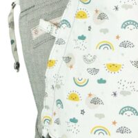 Babytrage Fräulein Hübsch Soft TaiToddlersize in Hellgrau mit Regenbogen, Sonne, Wolken auf der Kopfstütze