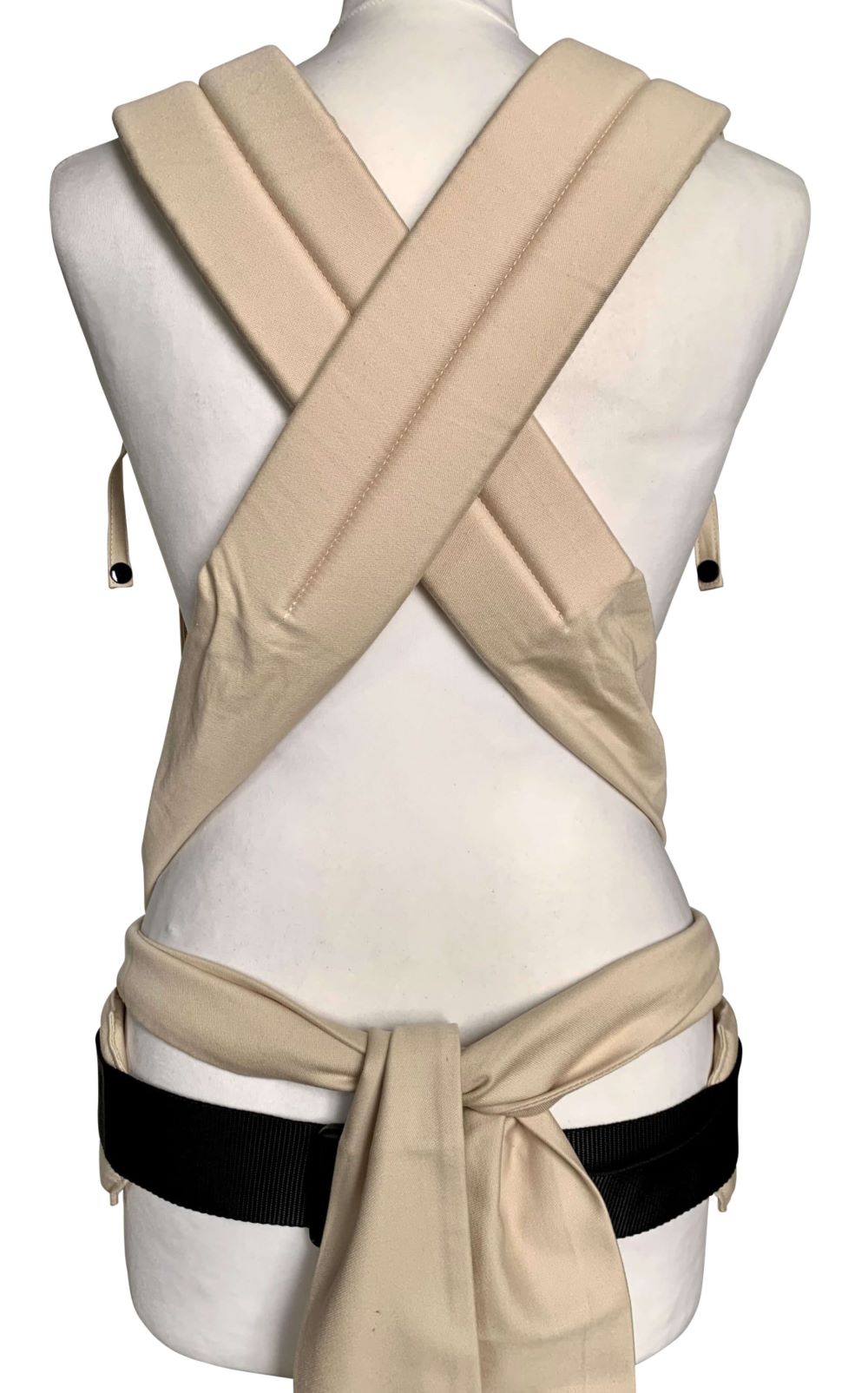 Baby Carrier Fräulein Hübsch SoftTai Babysize carrier in Sand. Shoulder straps are for tying, waist belt with buckle.