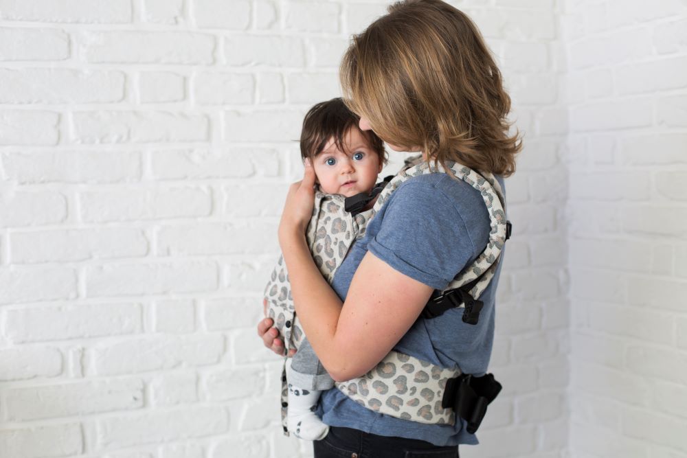 Baby sicher tragen: Diese 5 Sicherheitsregeln sollte jede Tragemama kennen