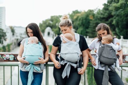 Fräulein Hübsch mitwachsende, ergonomische Babytragen aus Biobaumwolle